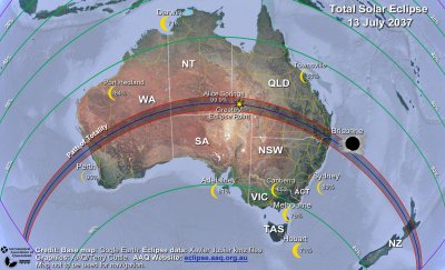 A map of Australia shows the path of totality crossing Australia from central Western Australia through to Brisbane and continuing to cross the North Island of New Zealand. There are green lines roughly parallel to the path of totality showing maximum coverage of the Sun at 20% intervals showing that almost all of Australia will experience at least 70% coverage of the Sun’s diameter. Small yellow crescent Sun images show the maximum percentage coverage of the Sun at capital cities and some other locations.
